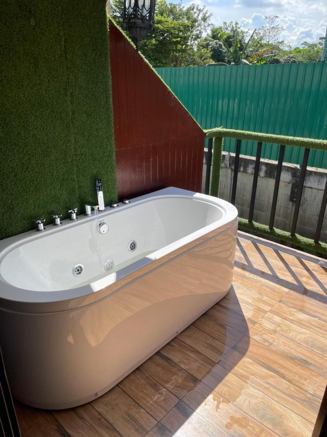 Noree Jacuzzi House Ban Phan Sadet Nai Exteriör bild